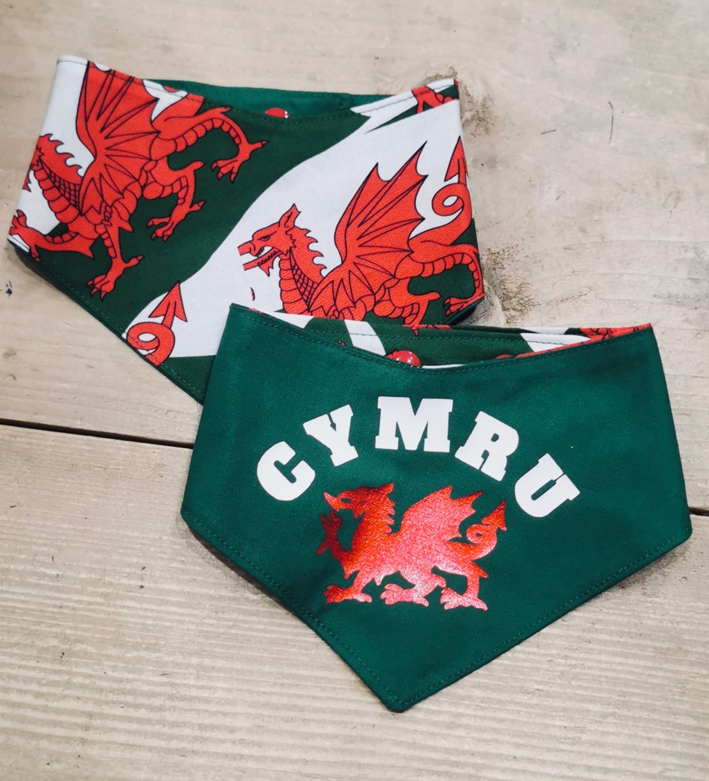 Reversible Cymru Dragon Dog Bandana – 2 Looks in 1