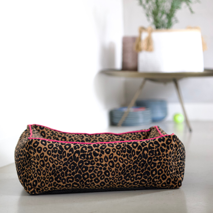 Lazy Leopard Dog Bed: Leopard / M