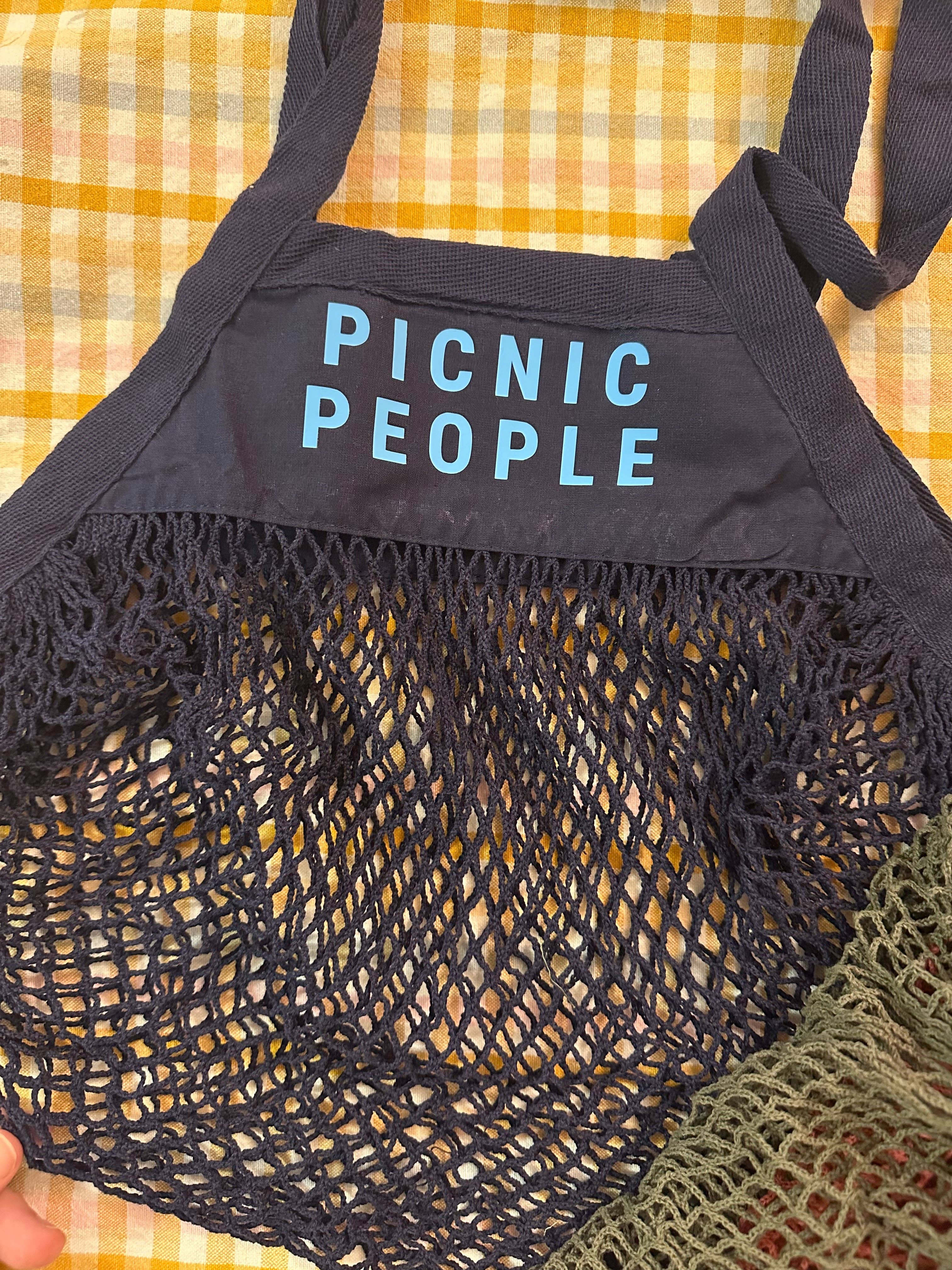 Mesh Grocery Shopper: Yellow- red text for the good stuff / Regular